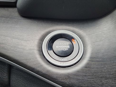 Used 2024 Jeep Grand Cherokee Limited image 30