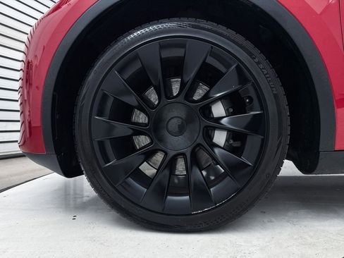 Used 2023 Tesla Model Y Long Range image 12