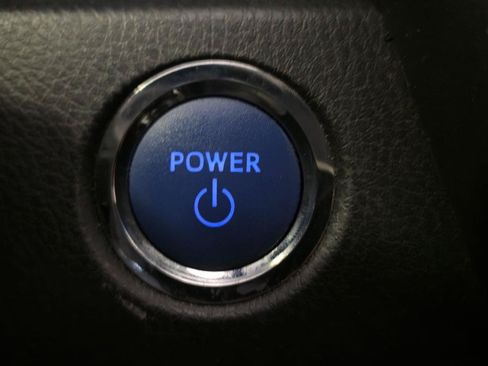 Used 2020 Toyota Camry SE FWD image 17