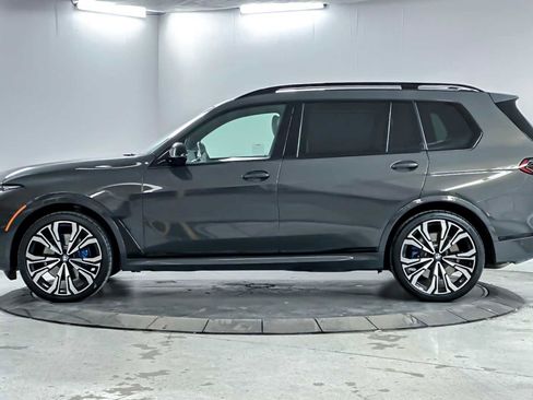 Used 2025 BMW X7 M60i image 5