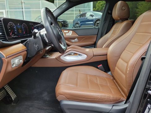 Used 2024 Mercedes-Benz GLS 450 4MATIC image 9