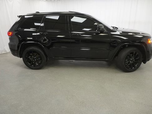 Certified 2020 Jeep Grand Cherokee Altitude AWD/4WD image 10