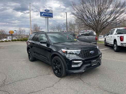 Used 2023 Ford Explorer ST-Line image 3