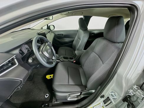 Used 2025 Toyota Corolla LE image 21