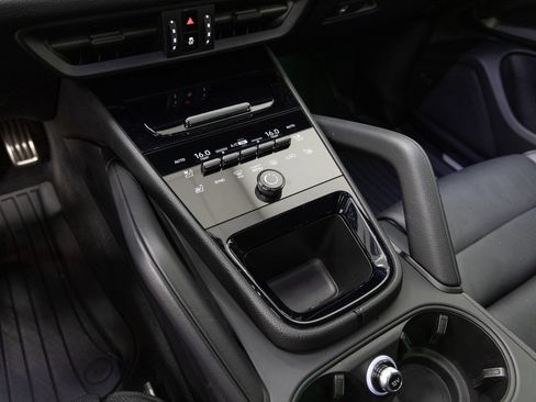 Used 2024 Porsche Cayenne S AWD/4WD image 20