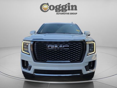 Used 2023 GMC Yukon XL Denali Ultimate w/ LPO, Floor Liner Package AWD/4WD image 8