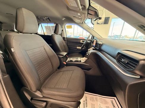 Used 2021 Ford Explorer XLT image 14