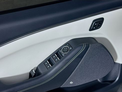 Used 2021 Ford Mustang Mach-E Premium image 24