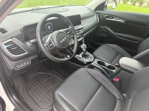 Used 2025 Kia Seltos EX AWD/4WD image 26