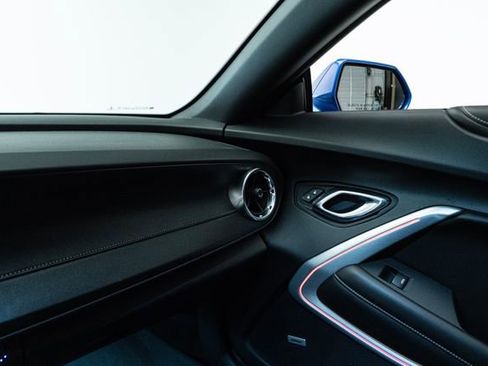 Used 2017 Chevrolet Camaro SS image 27