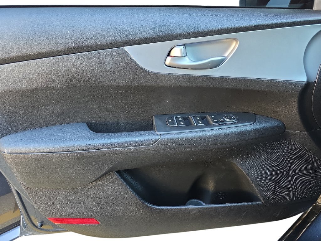 Used 2023 Kia Forte LXS FWD image 27