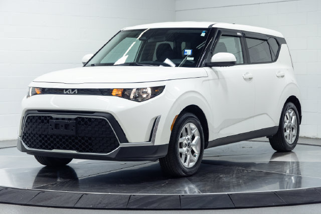 Used 2023 Kia Soul LX w/ Option Group 015 FWD image 6