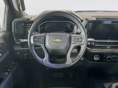 Used 2024 Chevrolet Silverado 1500 LT image 17