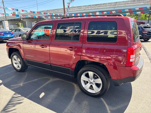 Used 2016 Jeep Patriot Latitude AWD/4WD image 6