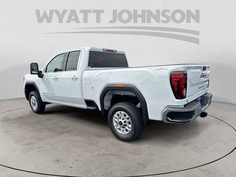 New 2026 GMC Sierra 2500 SLE AWD/4WD image 3
