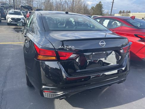 Used 2025 Nissan Altima 2.5 SR image 6