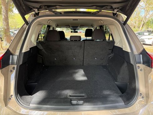 Used 2025 Nissan Rogue SV image 28
