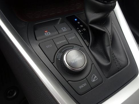 Used 2020 Toyota RAV4 Limited w/ All Weather Liner Package AWD/4WD image 17