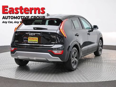 Used 2025 Kia Niro LX FWD image 5