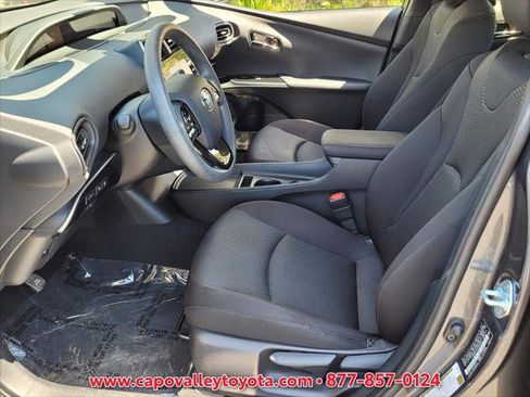 Certified 2022 Toyota Prius LE FWD image 9