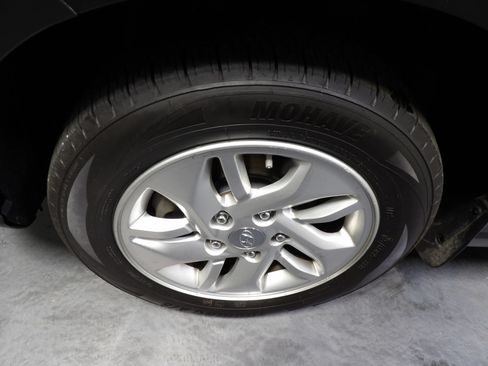 Used 2020 Hyundai Venue SEL FWD image 19
