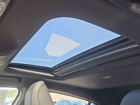 New 2026 MAZDA MAZDA3 Hatchback w/Premium Plus Pkg image 6