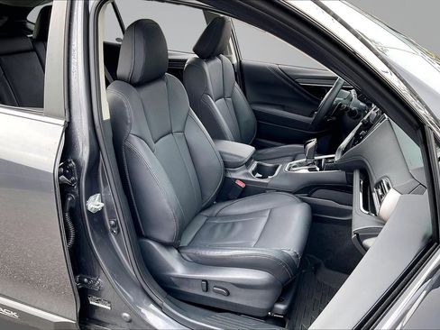 Certified 2025 Subaru Outback Limited image 7