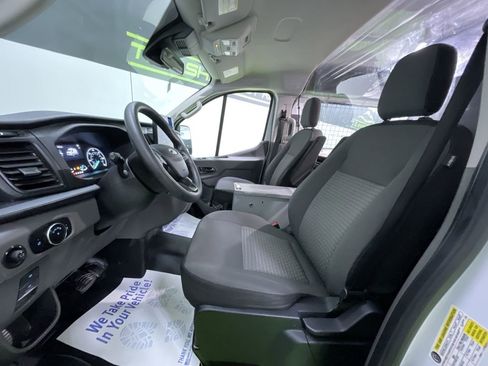Used 2022 Ford Transit 250 Low Roof AWD image 17
