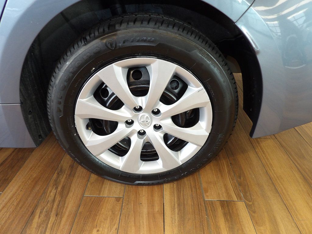 Used 2023 Toyota Corolla LE FWD image 9