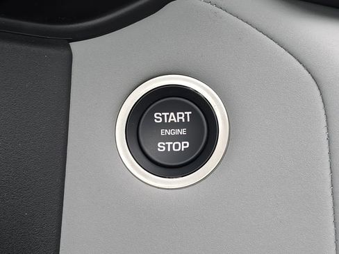 New 2026 Land Rover Range Rover Velar Dynamic SE image 26