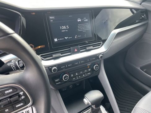 Used 2020 Kia Niro LXS image 15