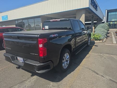 Used 2022 Chevrolet Silverado 1500 Custom AWD/4WD image 3