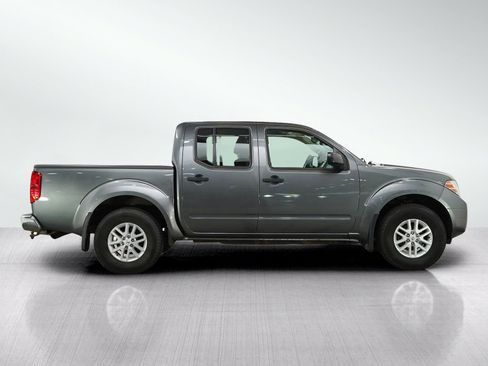 Used 2016 Nissan Frontier SV w/ SV Value Truck Package AWD/4WD image 6