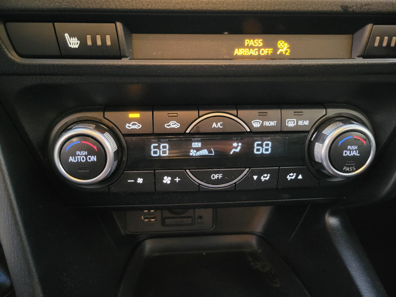 Used 2018 MAZDA MAZDA3 Touring FWD image 40