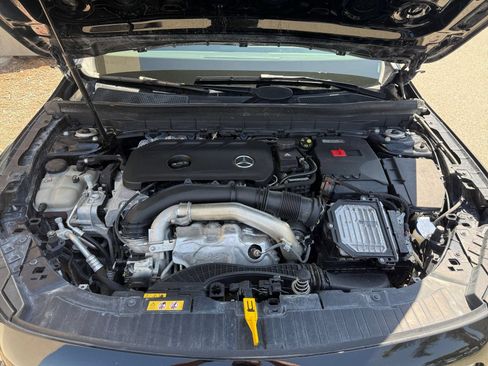 Used 2025 Mercedes-Benz GLB 250 4MATIC image 31