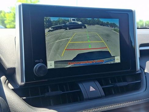 Used 2025 Toyota RAV4 XLE AWD/4WD image 17