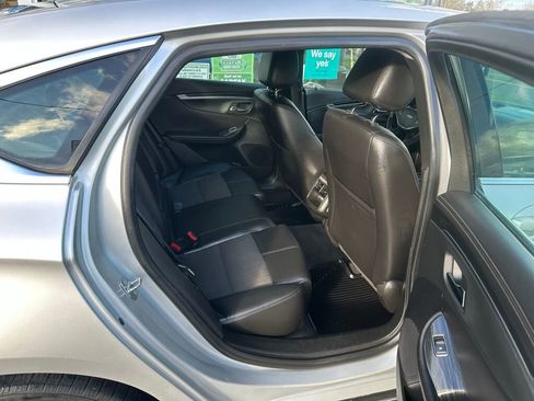 Used 2017 Chevrolet Impala LT w/ Convenience Package FWD image 16
