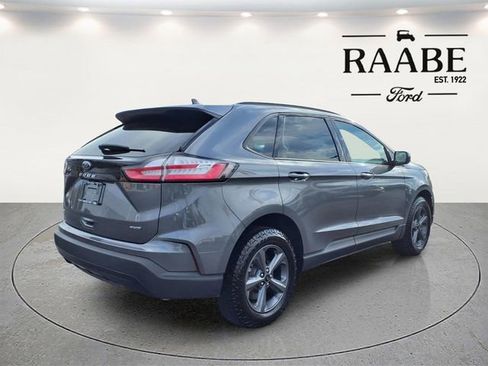 Used 2023 Ford Edge SEL w/ Sport Appearance Package image 7