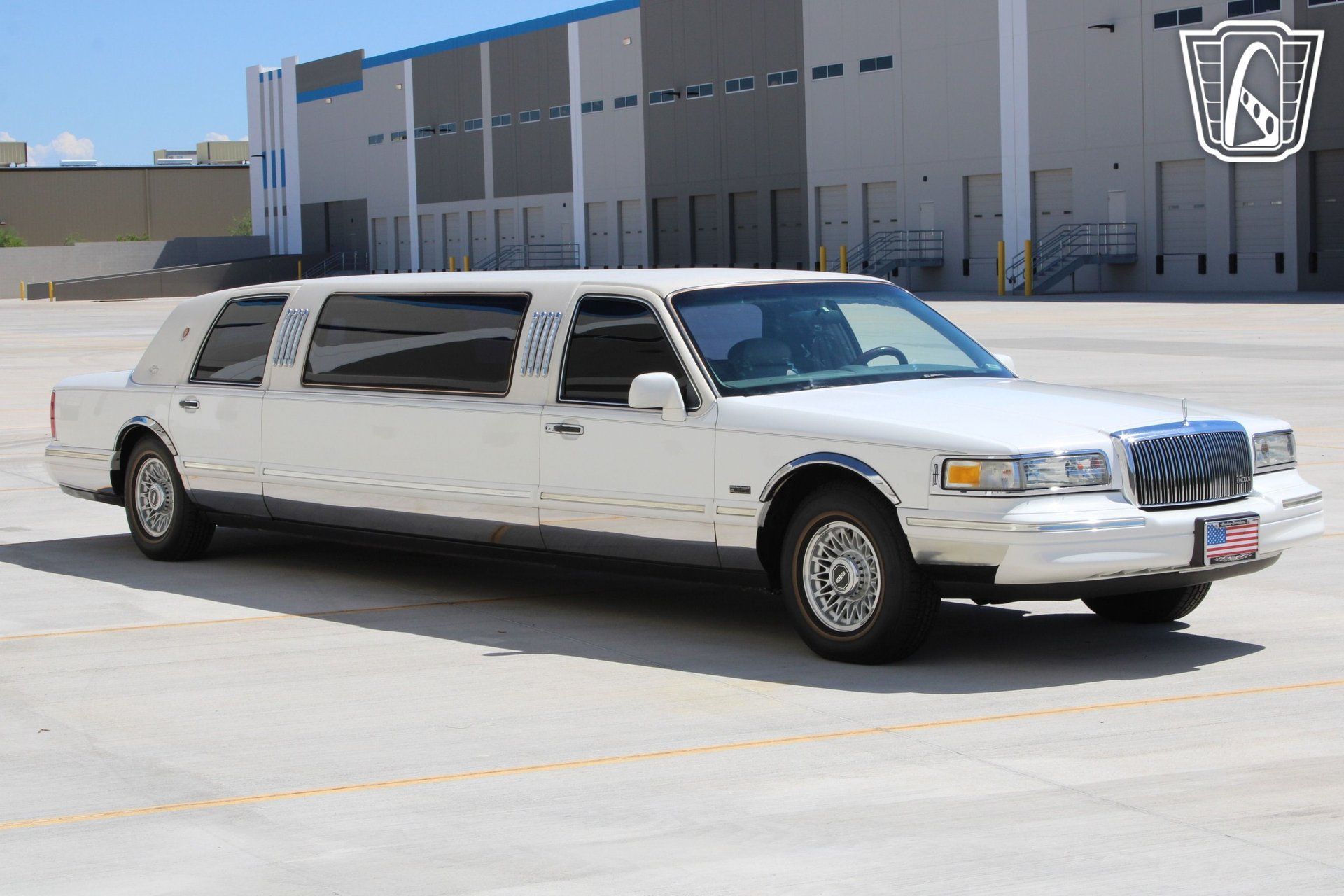 Used 1996 Lincoln Town Car Executive RWD image 9