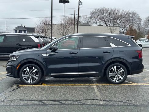 Used 2023 Kia Sorento SX Prestige w/ Panoramic Sunroof Package image 2