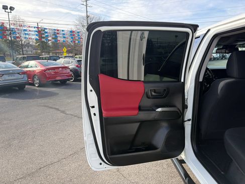 Used 2021 Toyota Tacoma SR5 image 11