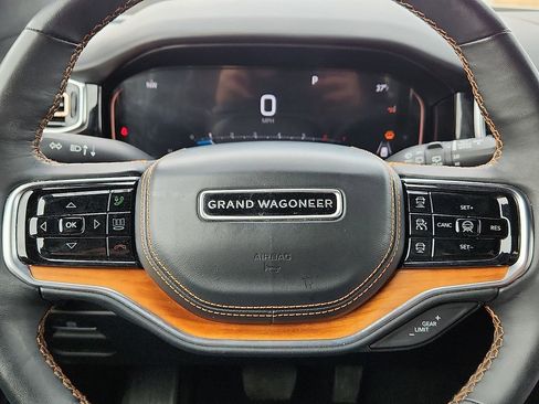 Used 2024 Jeep Grand Wagoneer L Series III image 11