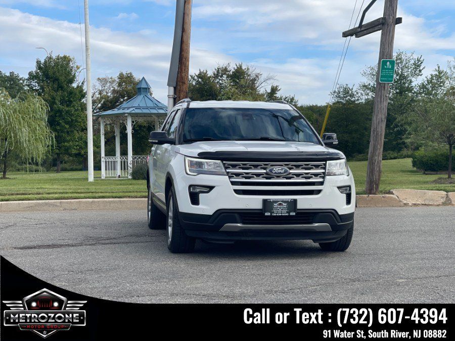 Used 2018 Ford Explorer XLT w/ Equipment Group 202A AWD/4WD image 14