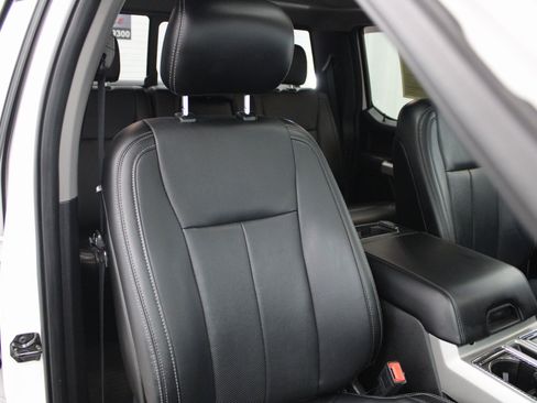 Used 2018 Ford F150 Lariat w/ Equipment Group 502A Luxury image 33