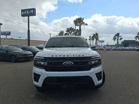 Used 2022 Ford Expedition Max Limited RWD image 2