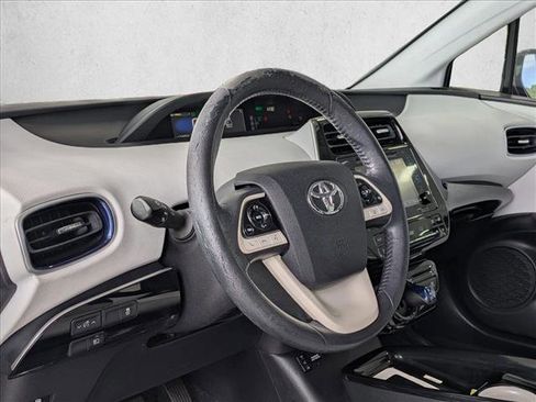 Used 2016 Toyota Prius Four Touring image 10
