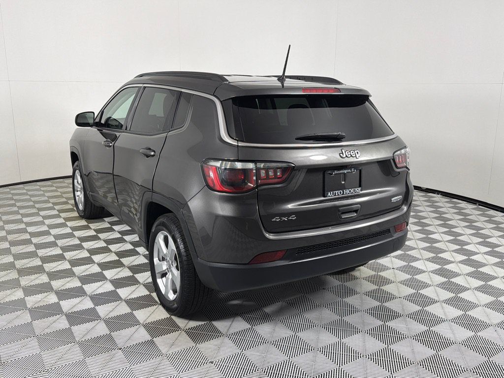 Used 2018 Jeep Compass Latitude w/ Cold Weather Group AWD/4WD image 6