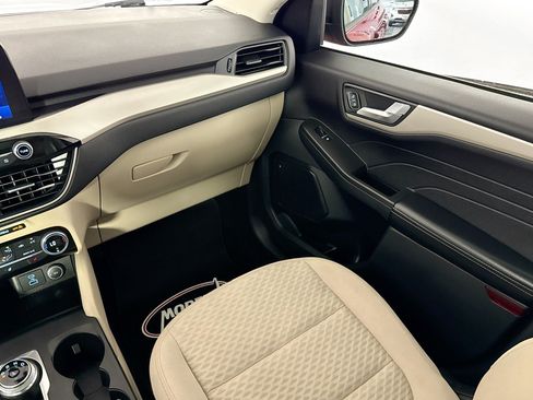 Used 2021 Ford Escape SE w/ SE Sport Appearance Package AWD/4WD image 31