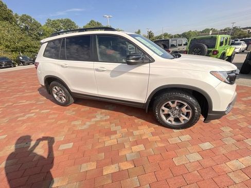 Certified 2023 Honda Passport TrailSport image 37
