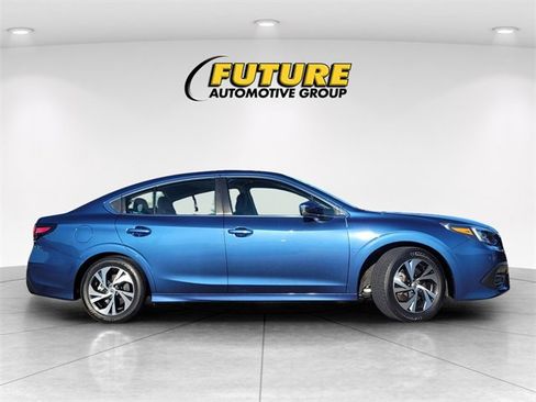 Used 2022 Subaru Legacy Premium image 3